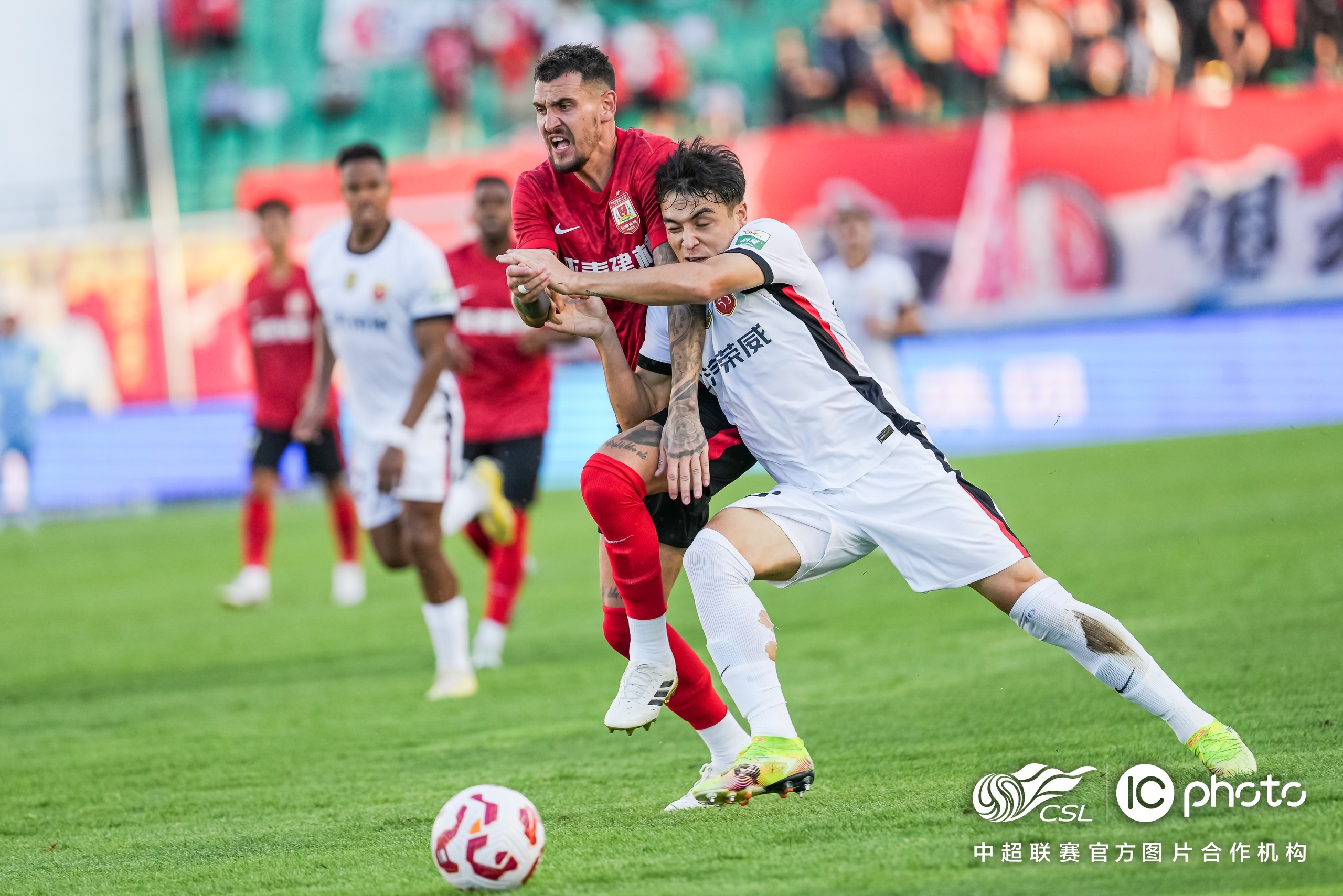 包含赛地聚焦——中超国际比赛日热度飙升；上海申花刷新队史纪录；压力陡增；球队文化再被提及的词条-爱游戏登录平台