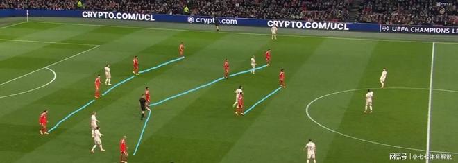 包含赛前阿贾克斯调整名单以备CBA常规赛，战术微调环节打磨，压力陡增，训练强度明显提升的词条